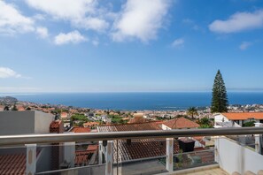 Property grounds - Amazing sea views over Funchal | Atlantic Sunrise (Funchal)