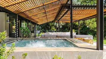 Bồn tắm spa riêng