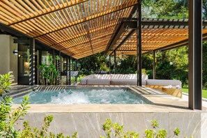 Yksityinen kuumavesiallas