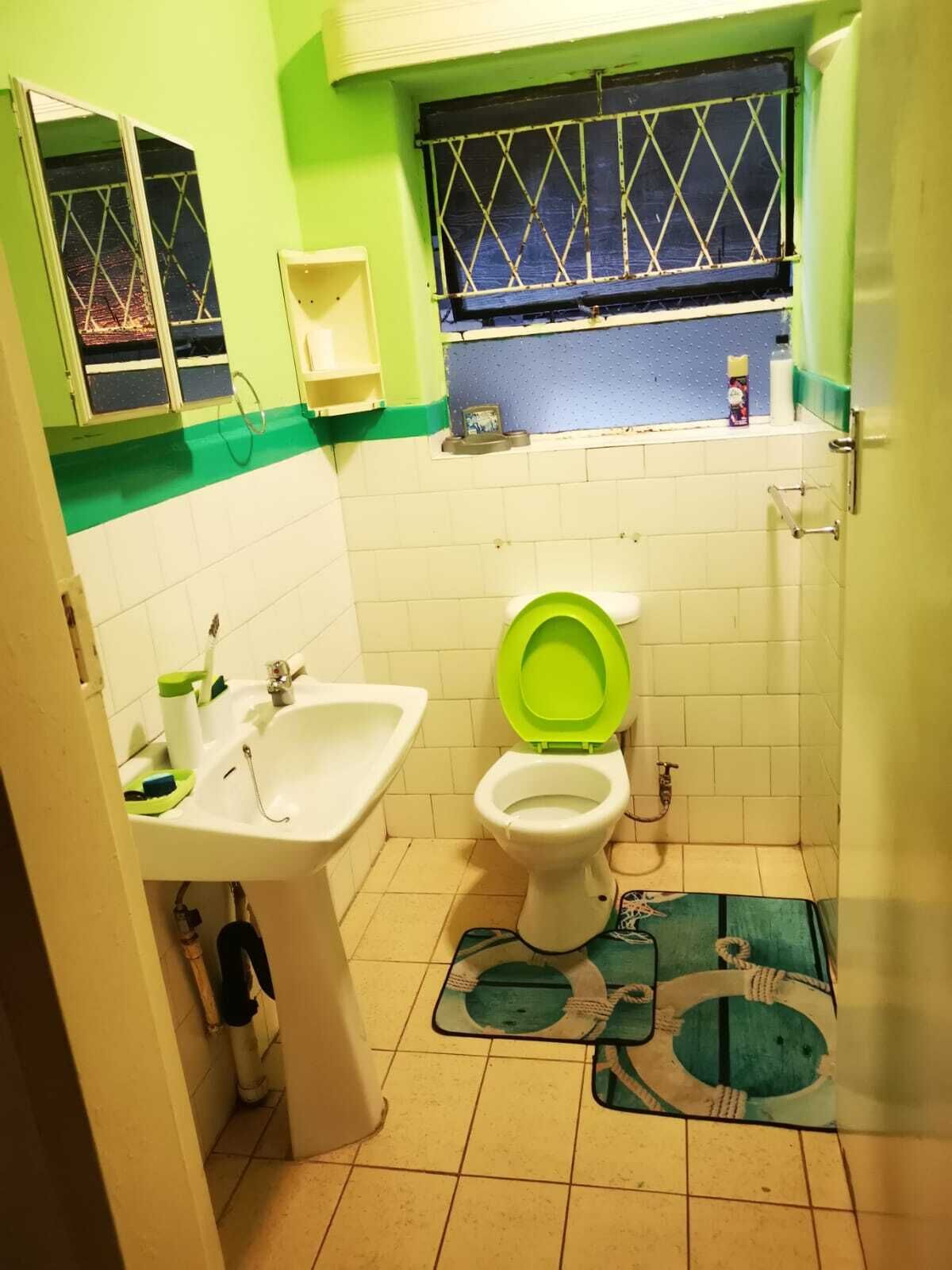 Handtücher, Seife, Toilettenpapier