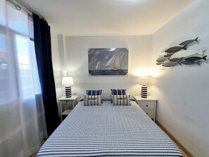 2 bedrooms, iron/ironing board, WiFi, bed sheets - CALETI, LAS VISIT TENERIFE (CN)