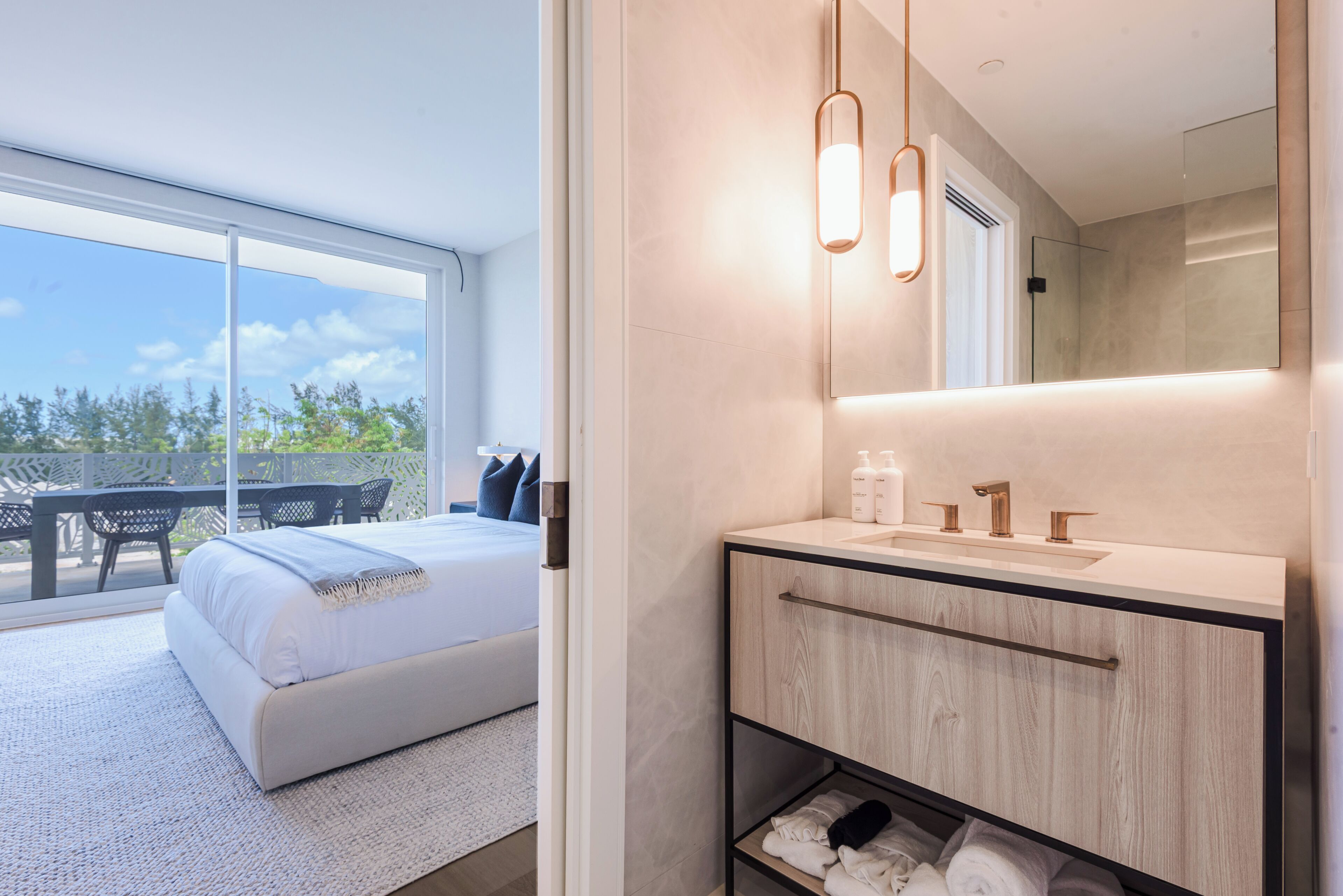 Luxury Apartment, 4 Bedrooms | Egyptian cotton sheets, premium bedding, Tempur-Pedic beds
