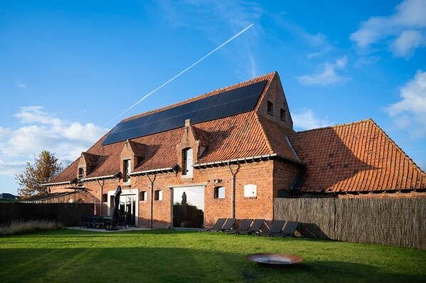 Exterior - Farmhouse 1919 with swimming pool & jacuzzi (Moorslede)