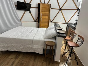 Suite luxueuse, vue sur la ville | 1 chambre, espace de travail pour ordinateurs portables