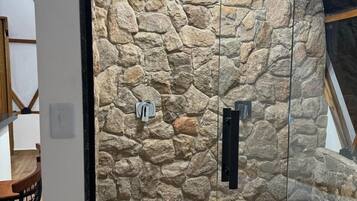 Luxury Suite, City View | Bathroom