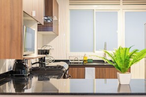 Private kitchen - Parques Condesa Apartments by VH (Mexico City)