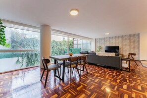 Appartement, 2 chambres | Salle à manger