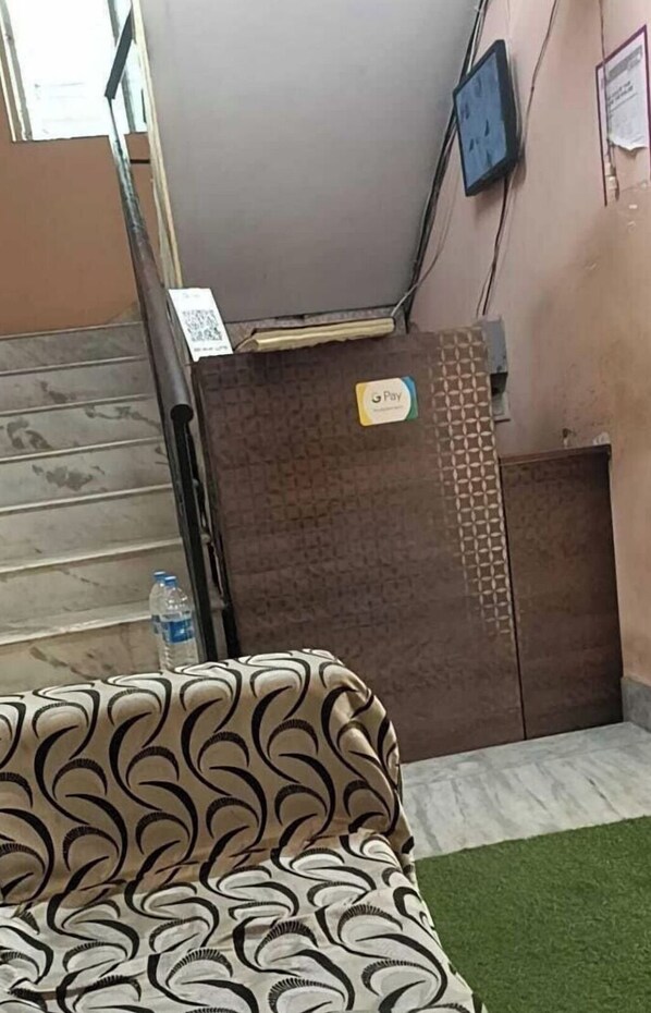 Lobby - 9-bedroom building in fabulous Kolkata with WiFi, fitness room, AC (KOLKATA)