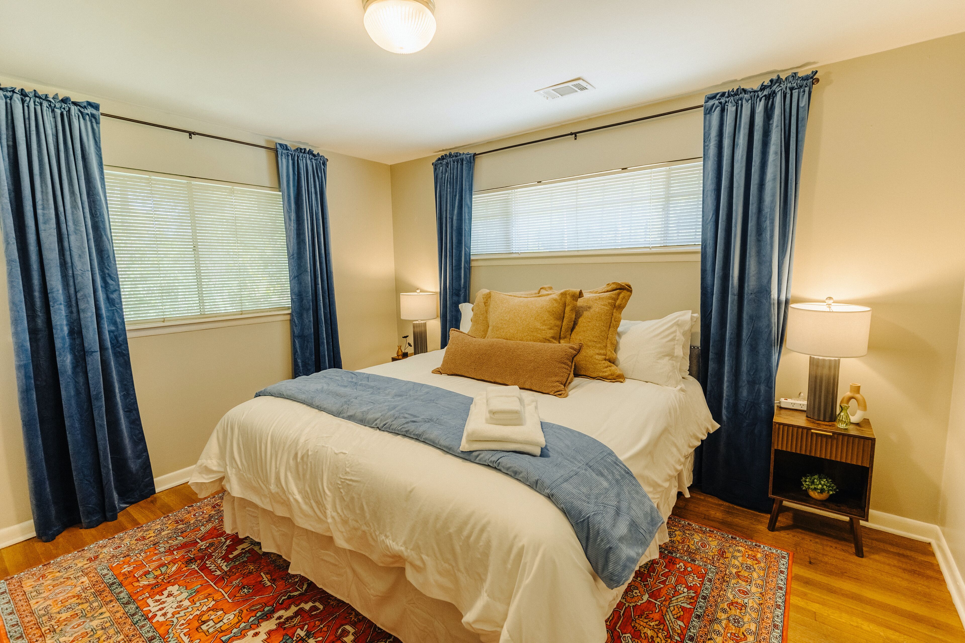 2 chambres, fer et planche à repasser, Wi-Fi gratuit, draps fournis