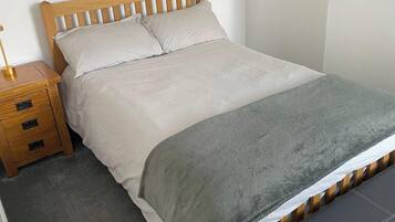 2 sovrum, strykjÀrn/strykbrÀda, gratis wi-fi och sÀngklÀder