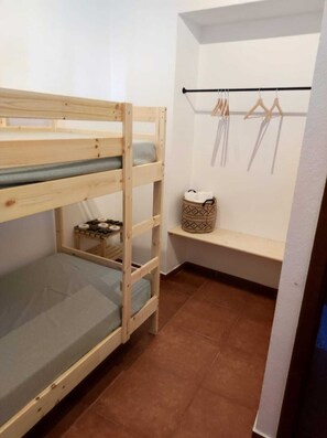 3 Schlafzimmer, Bügeleisen/Bügelbrett, Reisekinderbett, WLAN