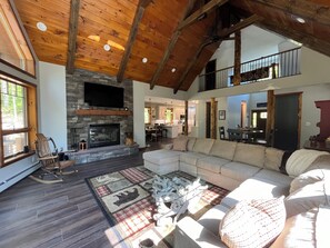 Smart TV, fireplace, DVD player, books