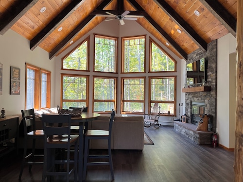 New Adirondack spacious cabin in the Lake George and Gore Mountain Area