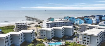 Pet Friendly condo in charming Carolina Beach just steps to the sand!
