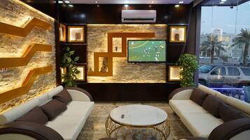 ฝ่ายต้อนรับ