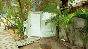 Unclassified image, 4 of 20, button - frequency dome (Isla Holbox)