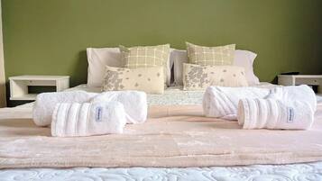 2 bedrooms, WiFi, bed sheets