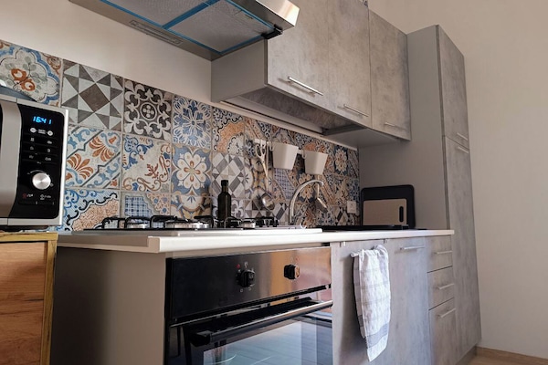 Microwave, oven, stovetop, coffee/tea maker