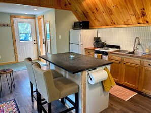 Fridge, microwave, oven, stovetop - Private Home on 10 Acres with trails. 15 min to Lutsen. Dog Friendly. (Grand Marais)