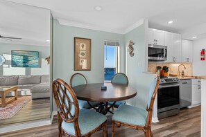 Interior - Oceanfront 3bd 2bth / Fish/ Pool / Fitness Ctr / 1207 (Virginia Beach)