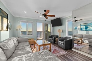 TV - Oceanfront 3bd 2bth / Fish/ Pool / Fitness Ctr / 1207 (Virginia Beach)