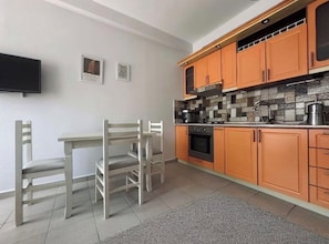 Fridge, oven