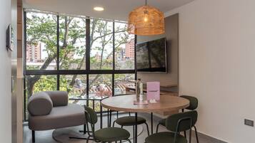 Apartment, 2 Bedrooms (301) | Living area