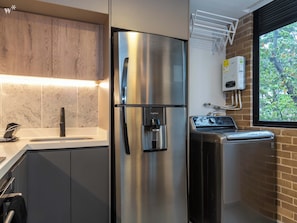 Apartment, 2 Bedrooms (301) | Private kitchen | Fridge, microwave, cookware/dishes/utensils