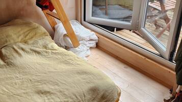 1 bedroom, WiFi, bed sheets