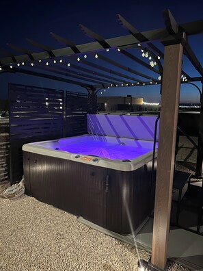 Terrace/patio - Book a Winter Stay! Hot Tub & Brand New Modern Cozy Home (Las Cruces)