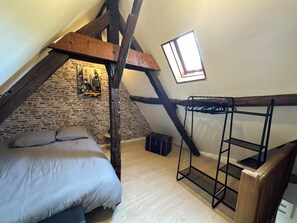 1 bedroom, bed sheets