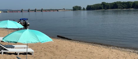 Sun-loungers, beach towels