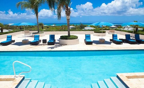 Spacious Beach Suite - Minutes from Grace Bay