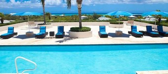 Spacious Beach Suite - Minutes from Grace Bay