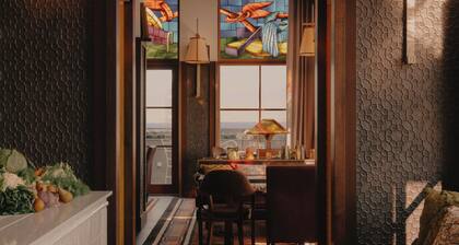 Maison Heler Metz, Curio Collection By Hilton