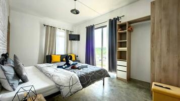 2 bedrooms, travel crib, free WiFi, bed sheets