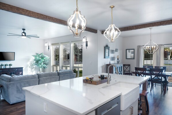 Interior - Charming 4-bedroom house with WiFi and AC in gorgeous Kalispell (Kalispell)