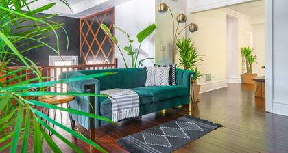 Prime Location Top Rated Clean Parking Free