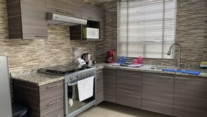 House, 2 Bedrooms, Smoking, Balcony | Interior - Montpellier 10 Min VW, Val'quirico, Finsa, Cholula (Coronango)