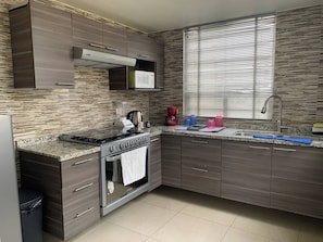 Ev, 2 Yatak Odası, Sigara İçilebilir, Balkon | İç mekân