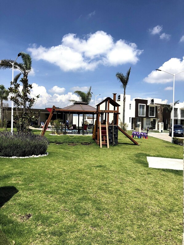 House, 2 Bedrooms, Smoking, Balcony | Children's area - Montpellier 10 Min VW, Val'quirico, Finsa, Cholula (Coronango)