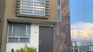 House, 2 Bedrooms, Smoking, Balcony | Exterior detail