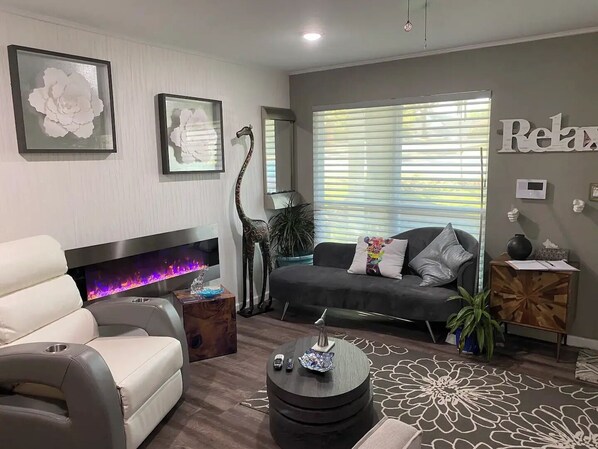 Smart TV, video games