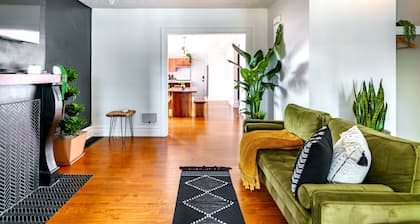 Prime Location Top Rated Clean Parking Free