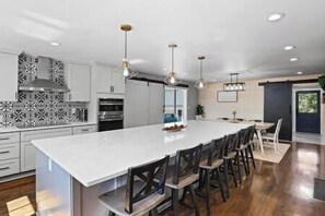 Dining - Strawberry Pines Retreat (Strawberry)