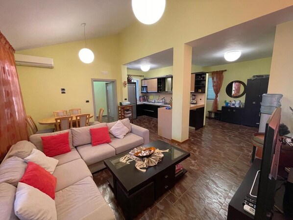 Villa | Living area
