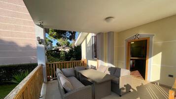 Villa | Terrace/patio