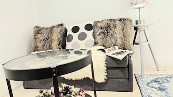 Studio | Living area