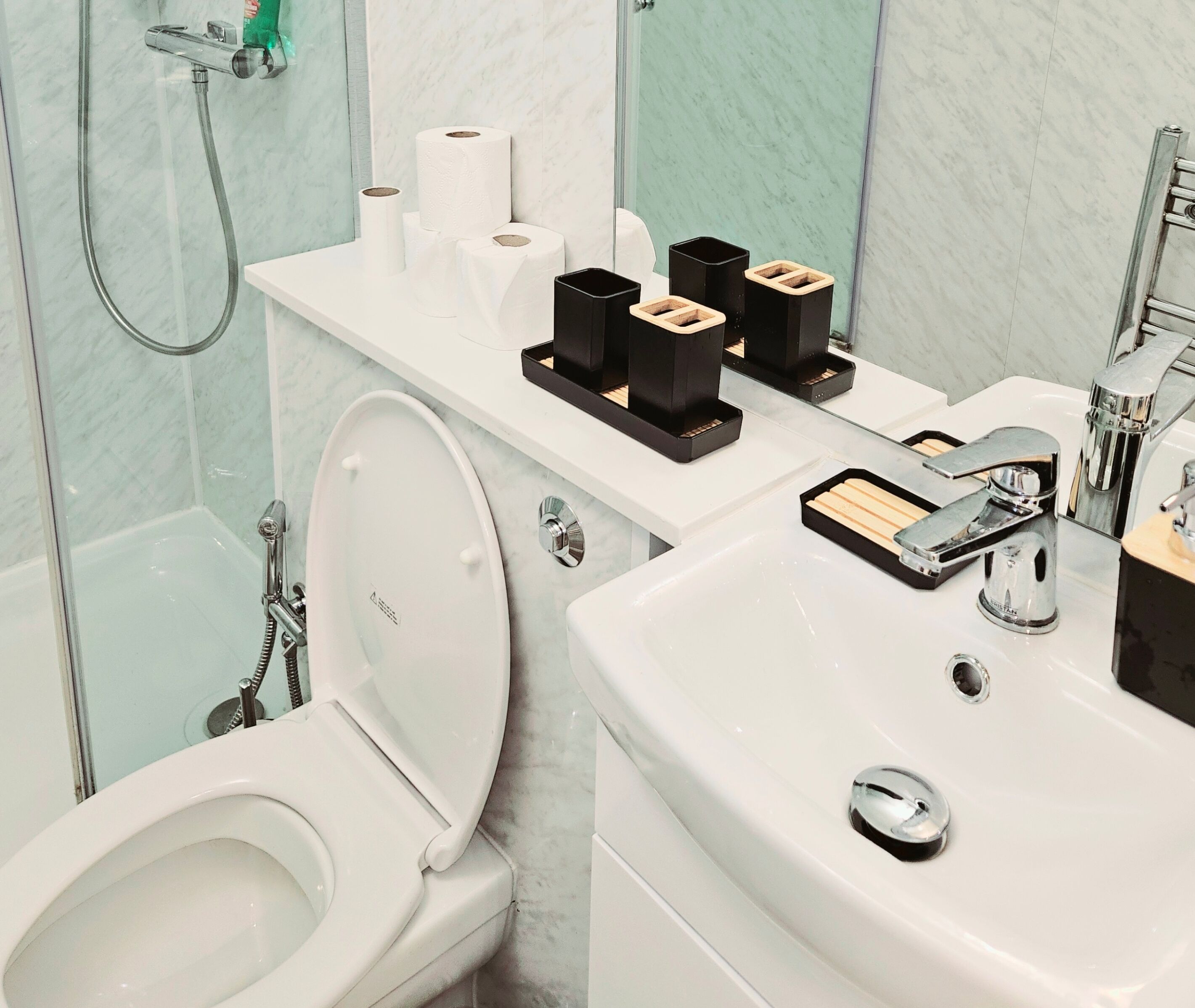 Studio | Badezimmer | Dusche, Haartrockner, Handtücher
