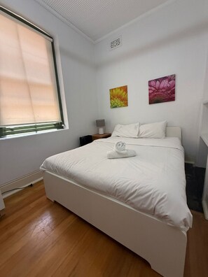 Iron/ironing board, free WiFi, bed sheets